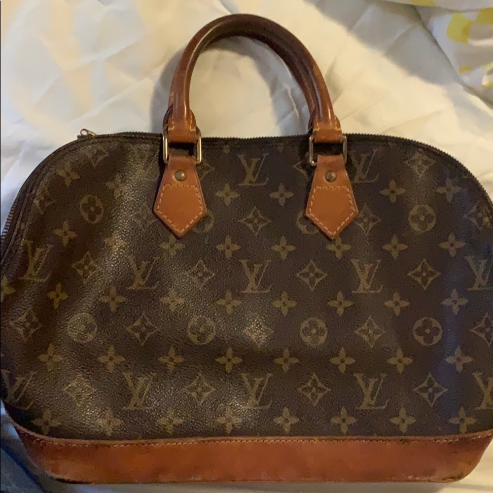 AUTHENTIC Louis Vuitton Bag